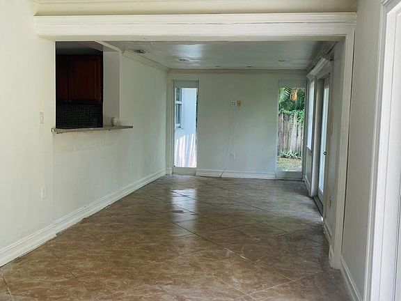 5th image of 1110 NE 119th St