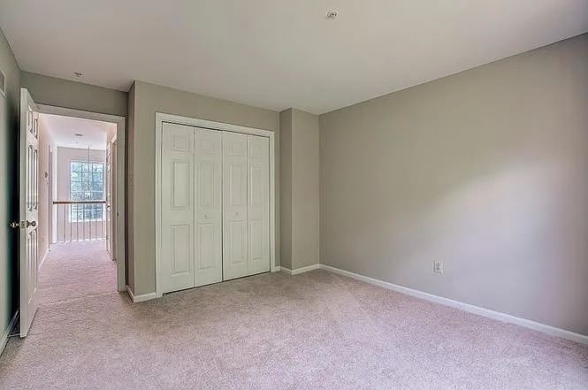 19 Oxford Ct — Photo 10