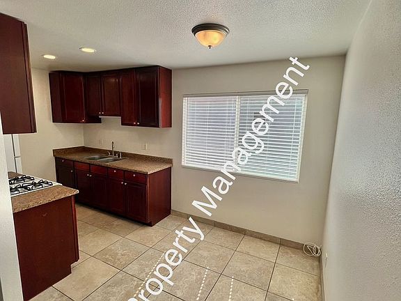 5th image of 805 10th St #H