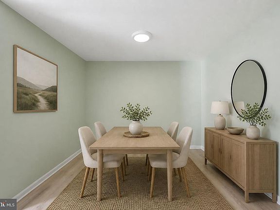 3rd image of 6987 Villa Del Rey Ct