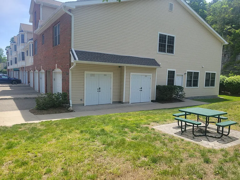 30 Federal Hill Rd #11 — Photo 3