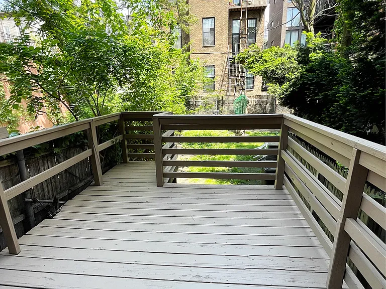 604 Manhattan Ave #1L — Photo 1