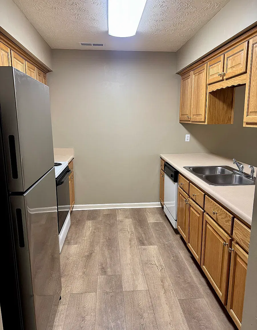2 bed, $1,300 — Photo 4