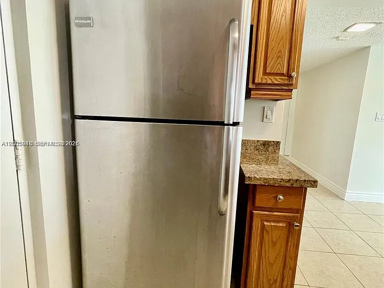 2320 S Cypress Bend Dr #204 — Photo 4