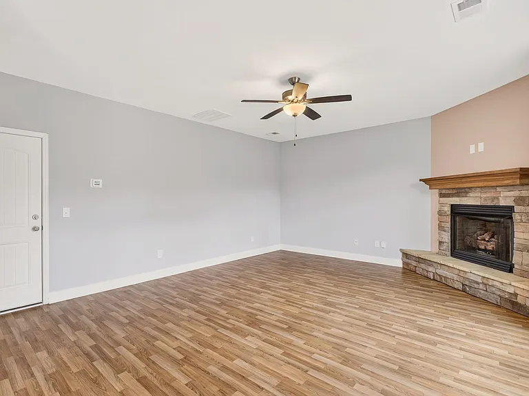 793 Silver Pines Ln — Photo 20