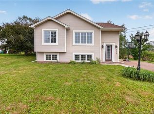 225 Thomas St, Dieppe, NB E1A2C3