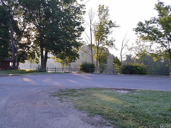 4th image of 100 Swinging Bridge Dr #2W