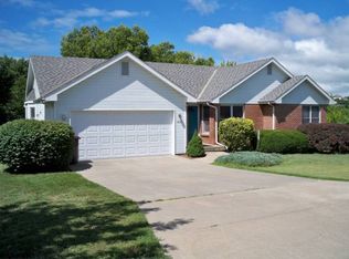 1627 Plymouth Rd, Manhattan, KS 66503