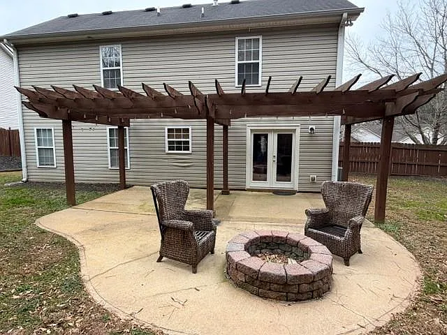 102 Lexington Parke Dr — Photo 2