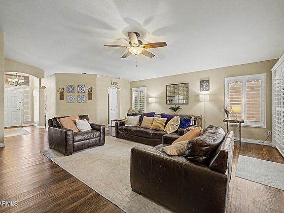 5th image of 541 W VILLA MARIA Drive