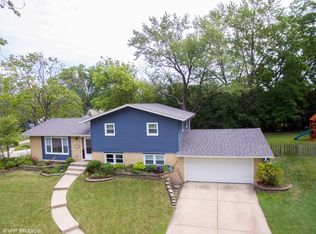 6535 Briargate Dr, Downers Grove, IL
