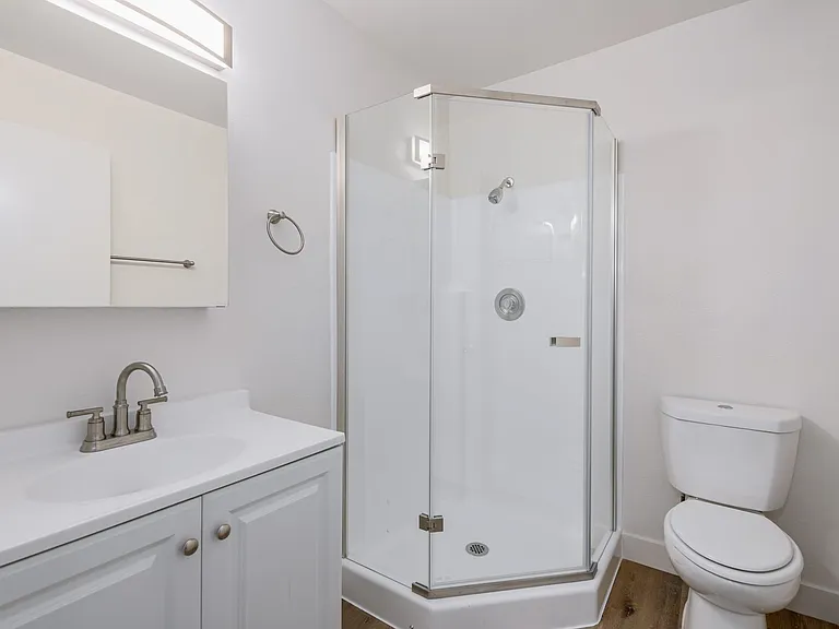 1010 - 1012 E Acacia Ave — Photo 13