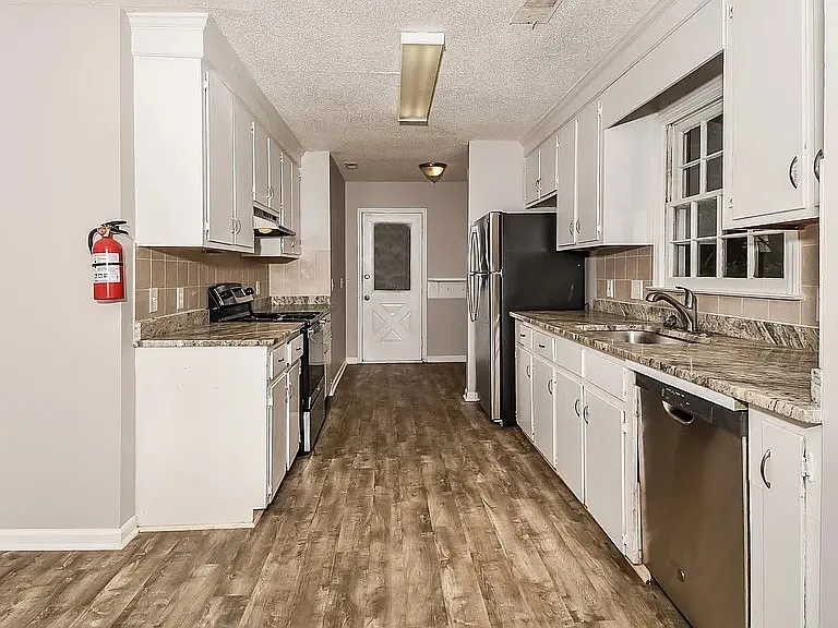 242 Holmsbury Rd — Photo 3
