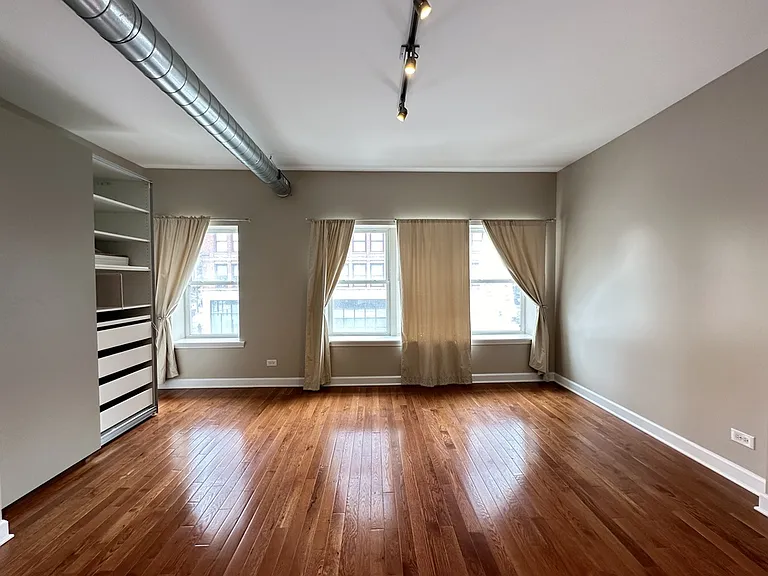 674 N Orleans St #3 — Photo 12