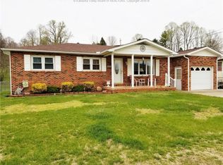 1301 Meadowbrook Dr, Point Pleasant, WV 25550