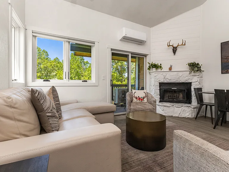 Living Room | SmartTV