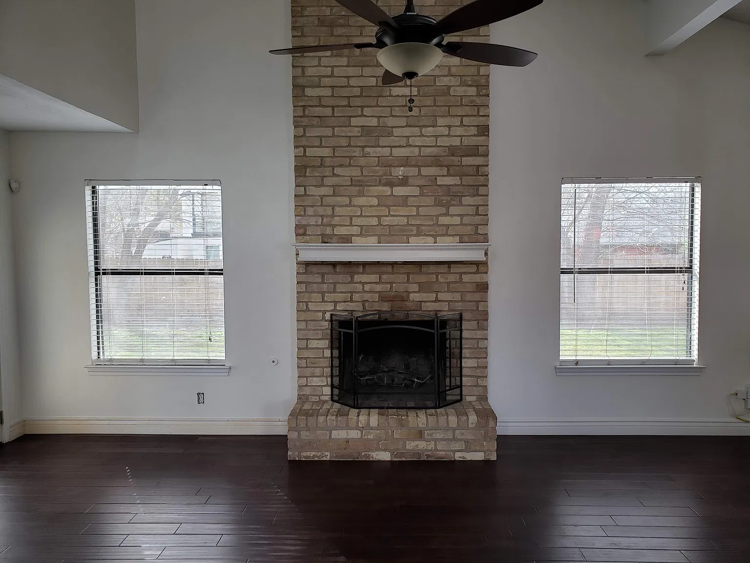 3 bed, 2.5 bath, 2176 sqft, $2,350 — Photo 4