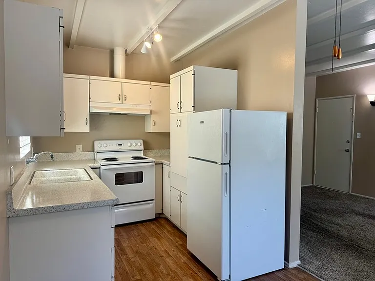4284 3rd Ave — Photo 2
