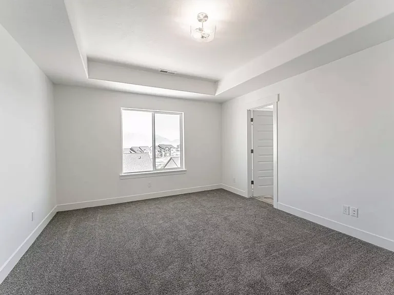 714 N Boseman Way — Photo 5