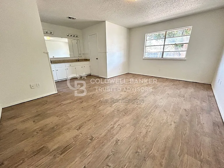 5712 2nd Pl — Photo 10