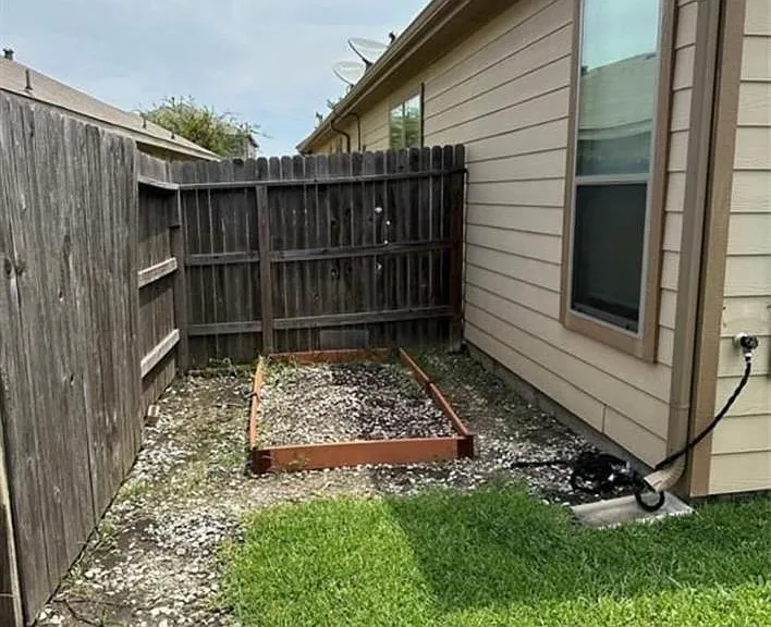 4219 Kendall Rock Ln — Photo 42