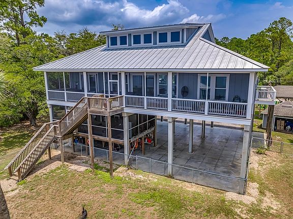 3rd image of 42 River Dr