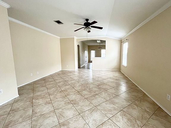 4th image of 2428 Green Meadows Ln