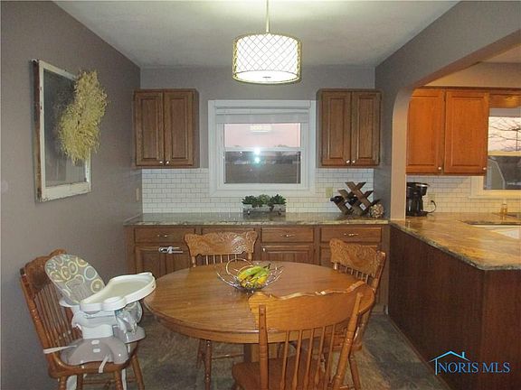 4th image of 1760 E Main St #4