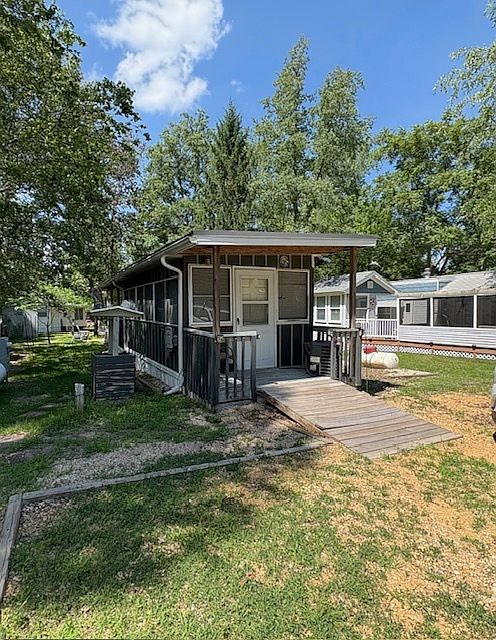 1st image of 8/19 Woodhaven Dr E