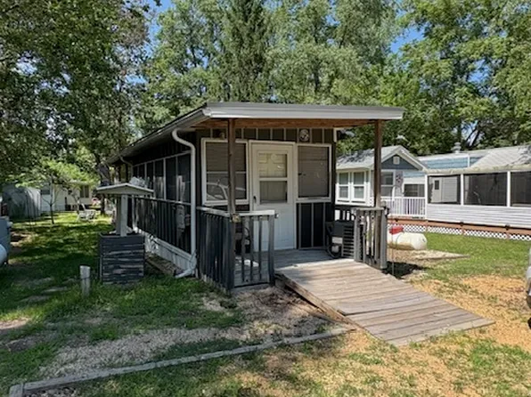 8/19 Woodhaven Dr E, Sublette, IL 61367