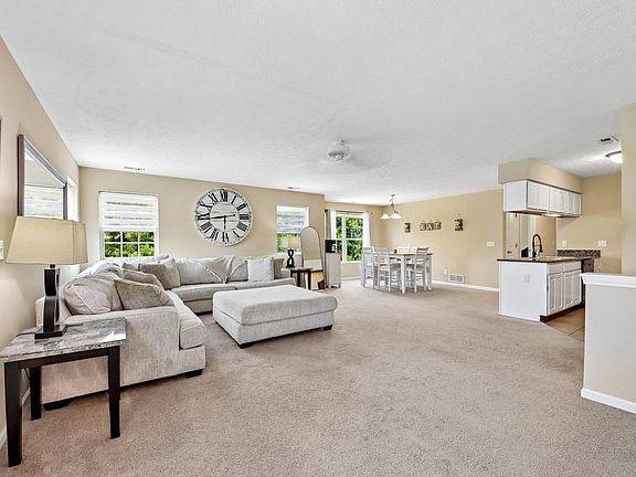 2nd image of 661 Stonegate Dr