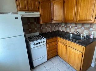 7518 Metropolitan Ave APT 2, Middle Village, NY 11379