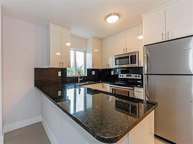 1st image of 1986 Biarritz Dr #10