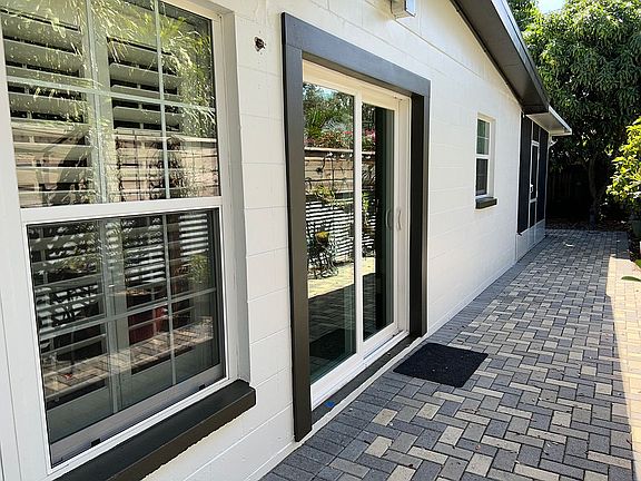 3rd image of 3004 W Bay Villa Ave