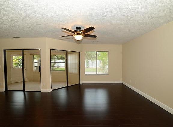 Home For Sale In Rainberry Park