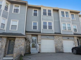 Overlook Townhouse Condominiums, Brighton, MA 02135
