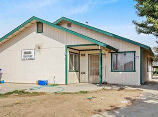 134 S P St, Dinuba, CA 93618