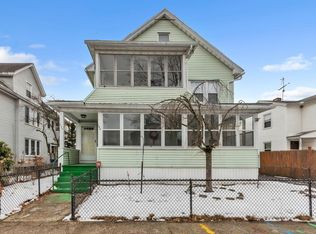 130-132 Mooreland St, Springfield, MA 01104