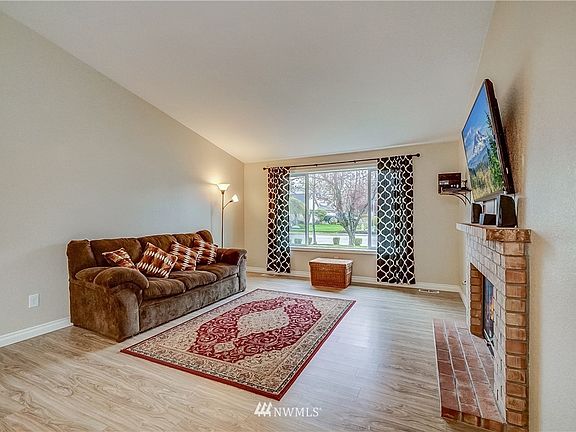 5th image of 6017 58th Avenue SE