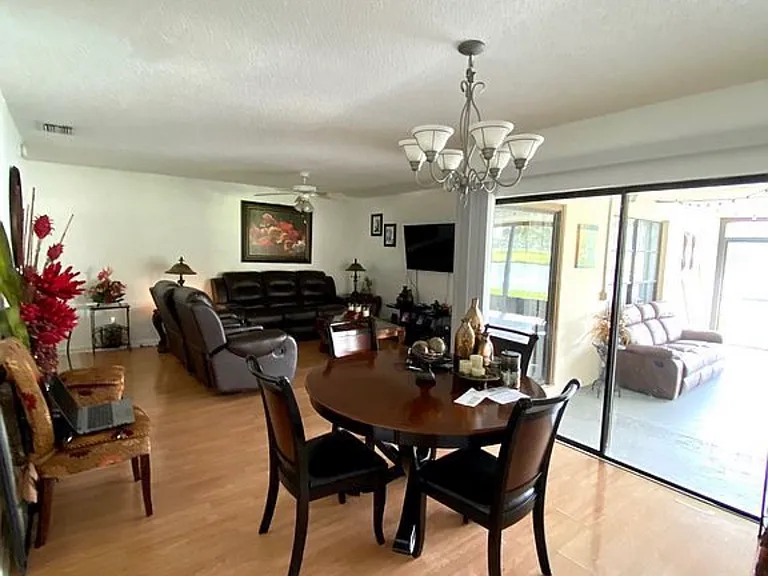 4735 Grove Point Dr — Photo 6