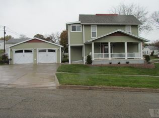 116 E Green St, Brooklyn, IA 52211