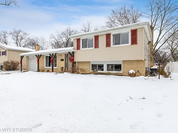 2nd image of 2211 N Kennicott Dr