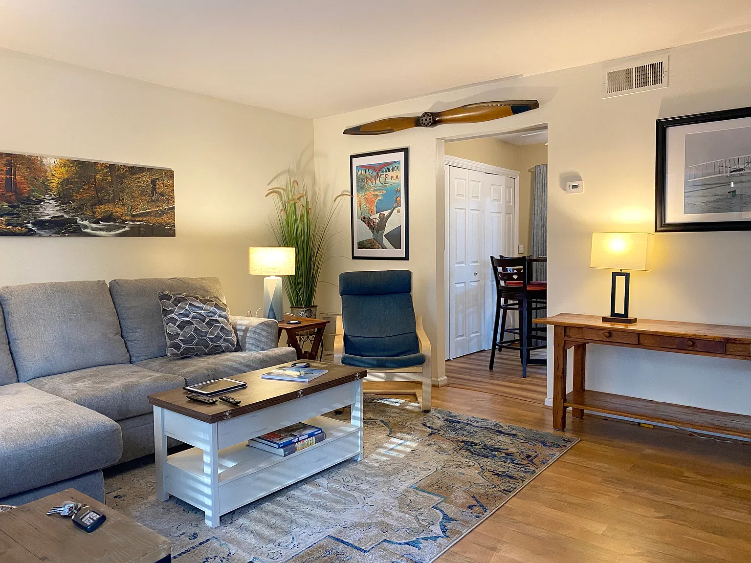2 bed, 900 sqft, $2,800 — Photo 3