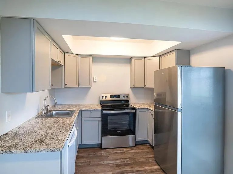 570 Galen Dr — Photo 9