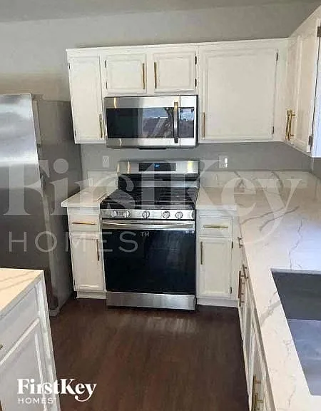 426 Hopedale Ave — Photo 5