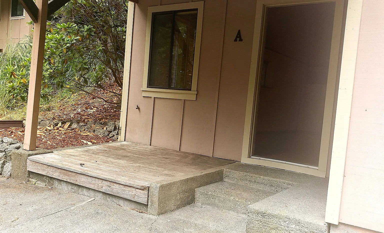 1 Bedroom Unit in the Trees — Photo 2