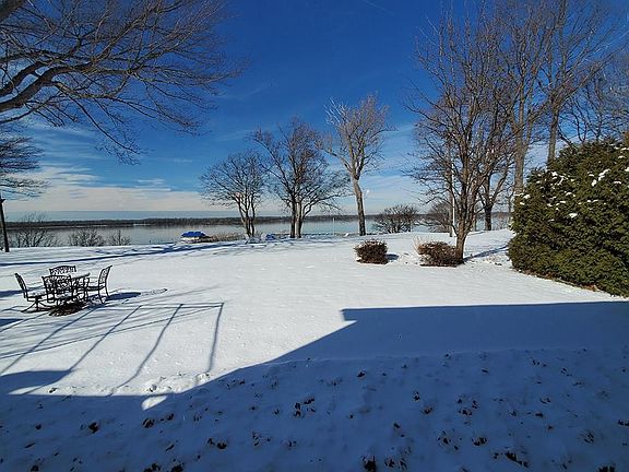4th image of 118 Columbia Cir