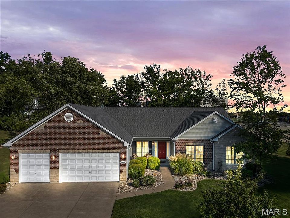 1st image of 702 Balcarra Dr