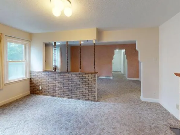 310 S 12th St, Bismarck, ND 58504