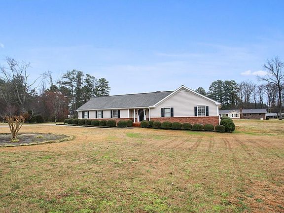 3rd image of 2369 Eastwood Dr